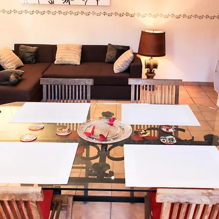 Coquelicot Apartment